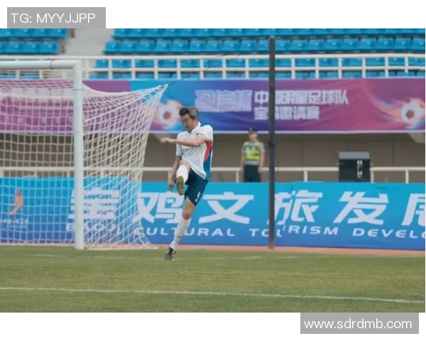 足球明星与男团魅力对比探讨谁更具影响力与粉丝吸引力