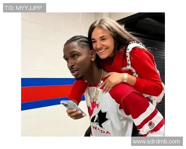 足球明星女友的精彩瞬间剪映视频展现爱情与运动的完美结合